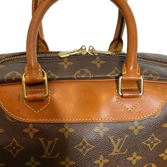 Louis Vuitton Monogram Deauville Bag - Picture 5 of 16